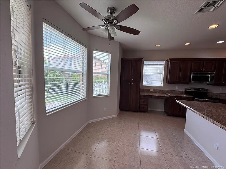 11239 SW Barton Way — Photo 9