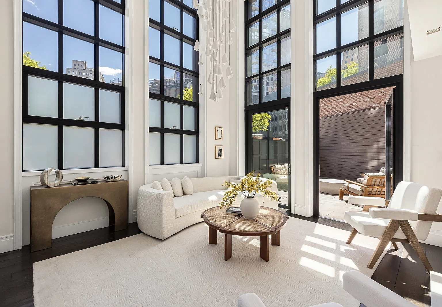 137 Franklin Street — Photo 2