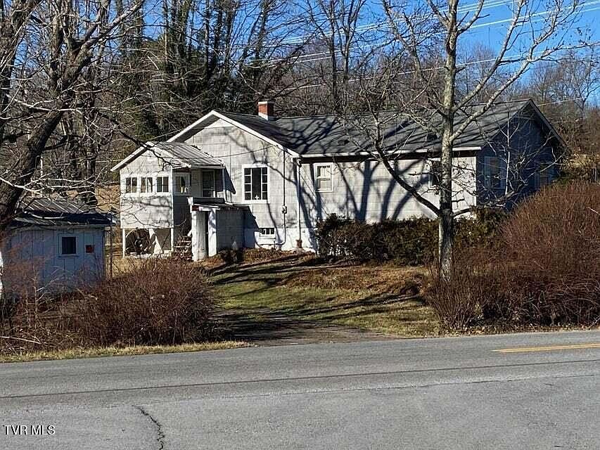 2nd image of 1805 Cherokee Rd