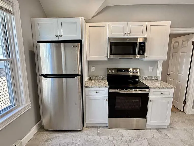 72 Daniels St #3 — Photo 2