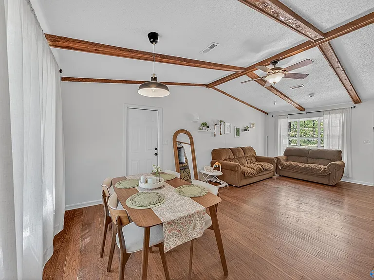 124 W Emert Rd — Photo 5