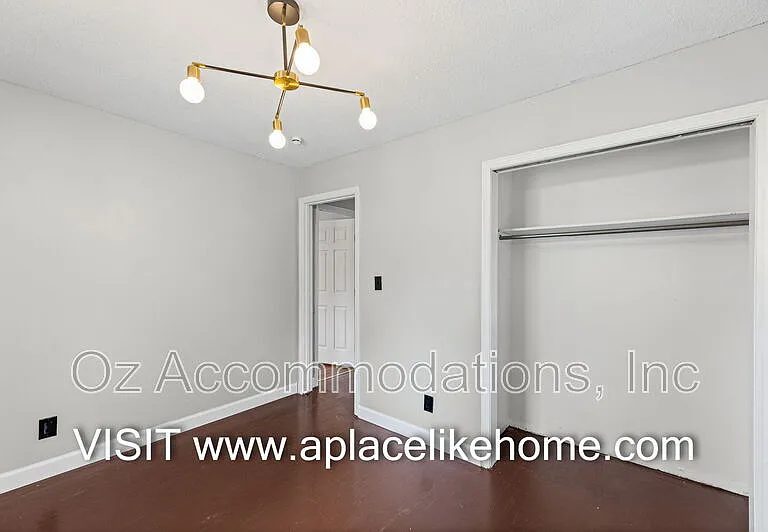 8201 E 110th St — Photo 18