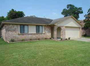 616 S 4th St, Nederland, TX 77627