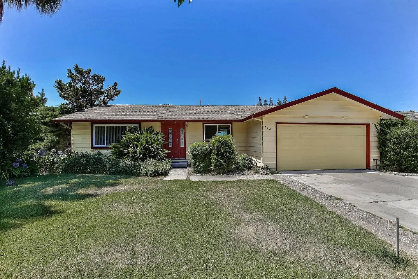 5281 Harwood Rd photo 1