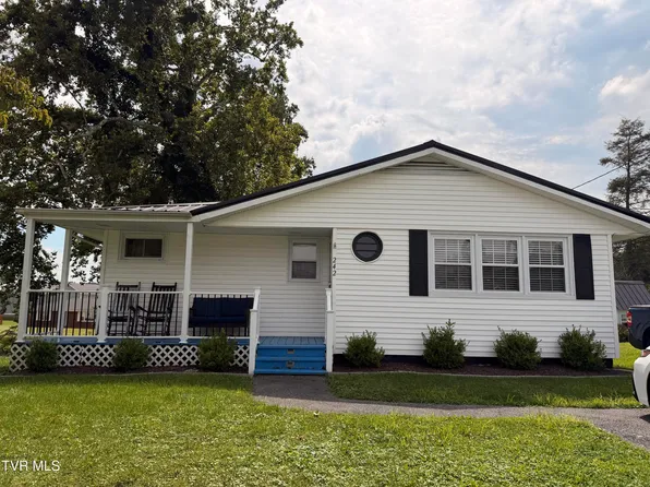 242 Aker Ave, Chilhowie, VA 24319
