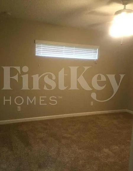 991 SW Dubois Ave — Photo 37