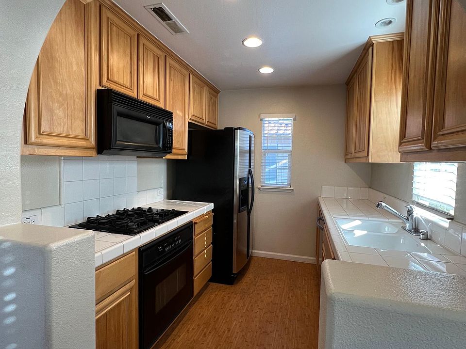 2nd image of 3318 Michelangelo Dr #1