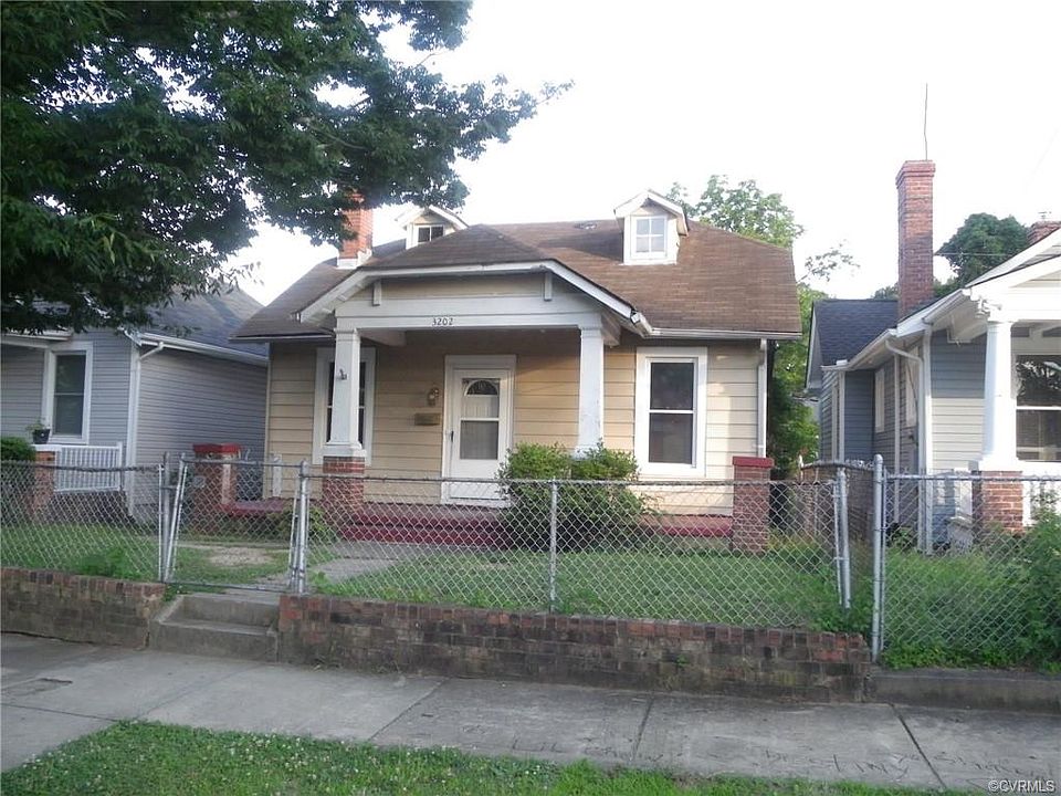 1st image of 3202 Moody Ave