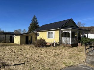 307 May Ave SW, Coeburn, VA 24230