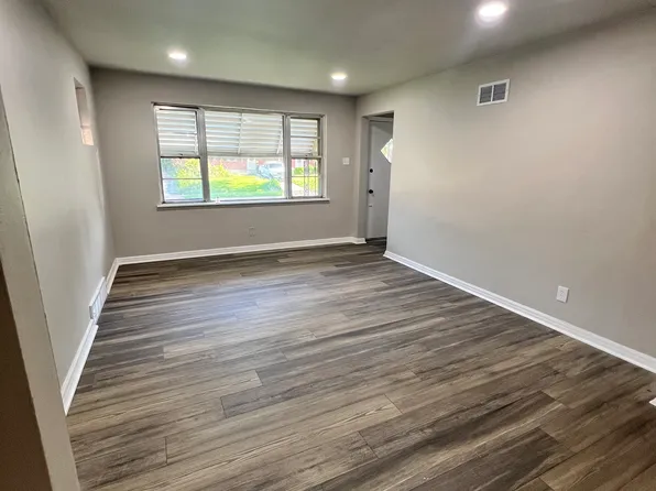 8311 Richard Ave, Saint Louis, MO 63132