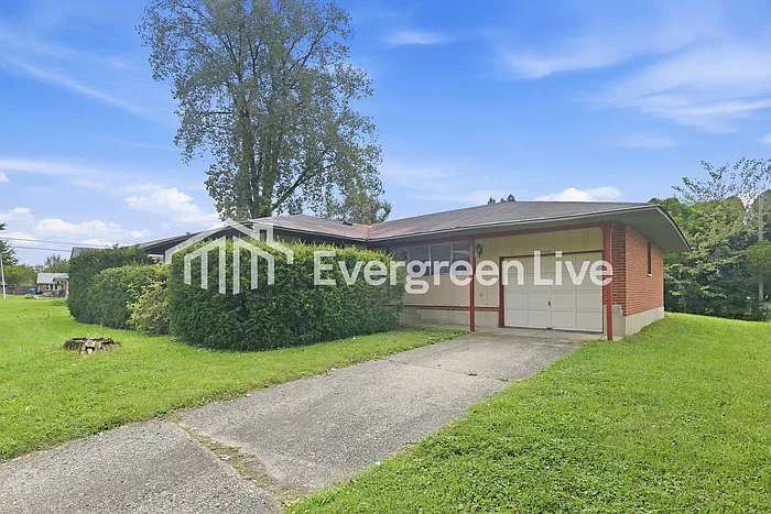 4 bed, 2.0 bath, 2106 sqft, $1,645 — Photo 2