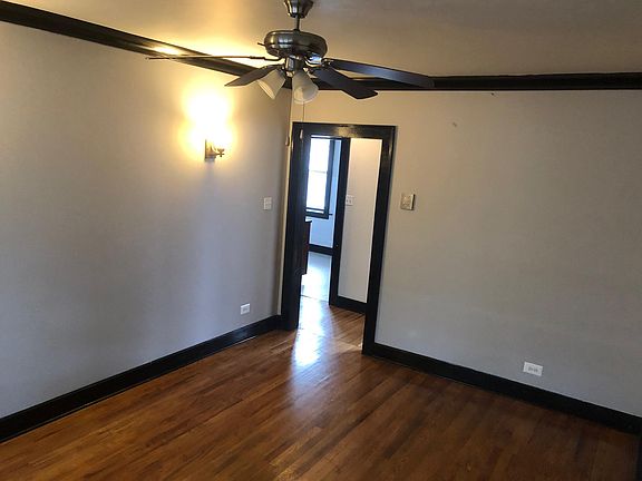 2nd image of 3114 N Karlov Ave #101