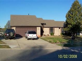 762 Royston Dr, Waynesville, OH 45068