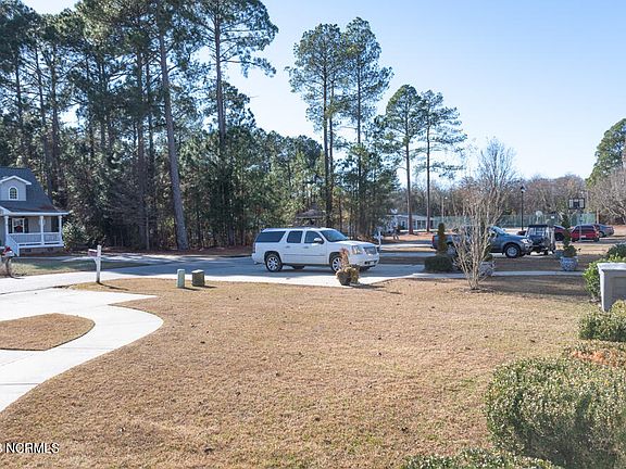 3rd image of 237 Grays Lane