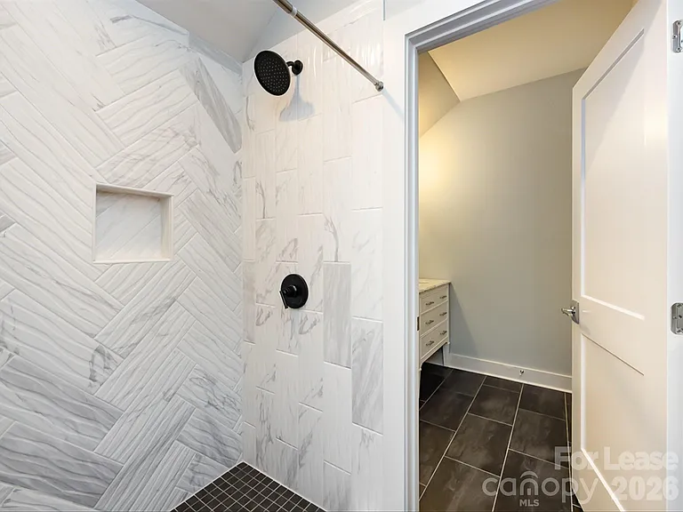1207 E 36th St #3 — Photo 38
