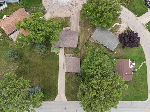 4th image of 1109 Kelly Cir