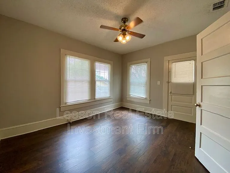 831 Stephenson St — Photo 7