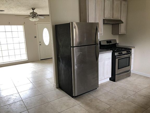 Open floor plan kitchen and living room