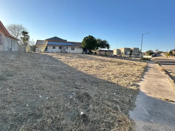 93 Prada Machin Dr, Laredo, TX 78046