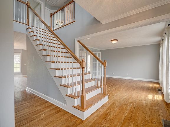 4th image of 3233 Barrington Dr