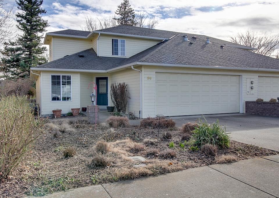 1st image of 36 Parkwood Cir