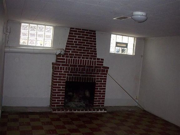 3rd image of 2608 Mount Airy Ave