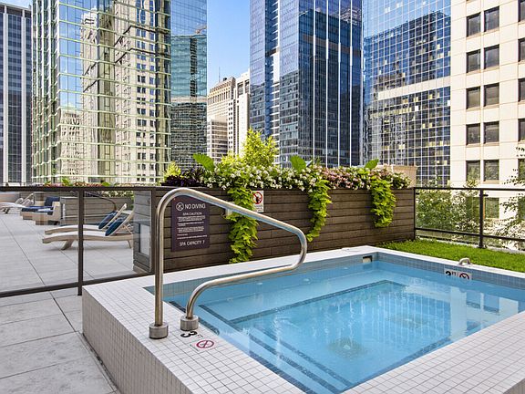 5th image of 205 W Wacker Dr #2610