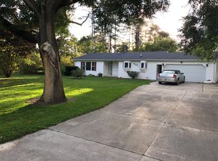 8165 Lakeshore Rd, Lakeport, MI 48059