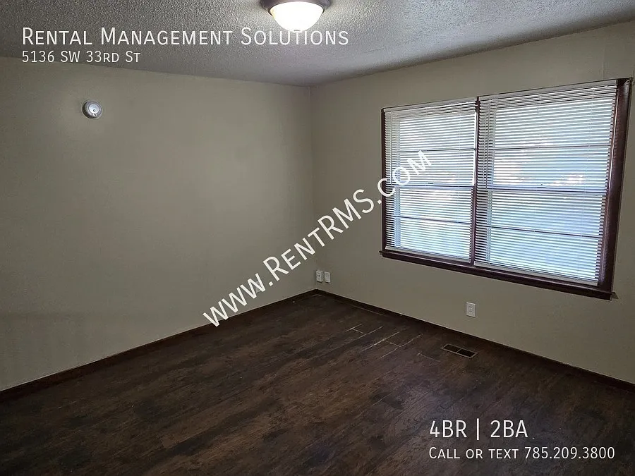 5136 Sw 33rd St- 4 Bed/1.5 Bath — Photo 4