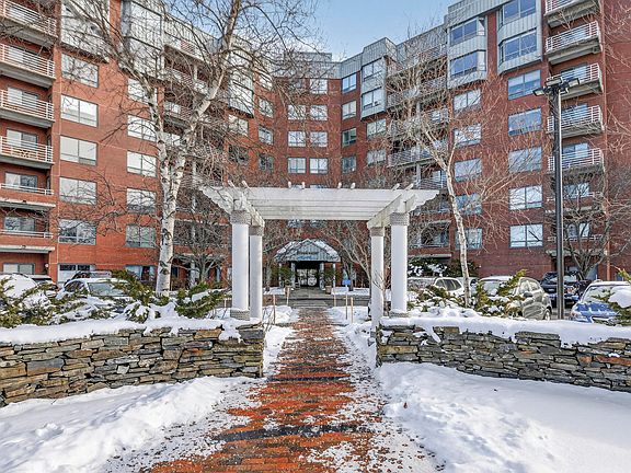 2nd image of 148 Breakwater Drive #113