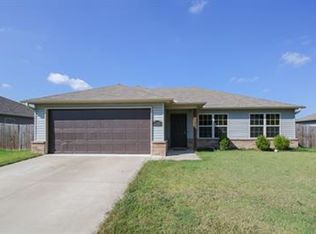 1209 S Spritz Dr, Fayetteville, AR 72701