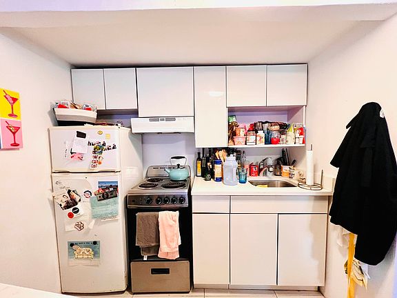 3rd image of 321 1st Ave #4