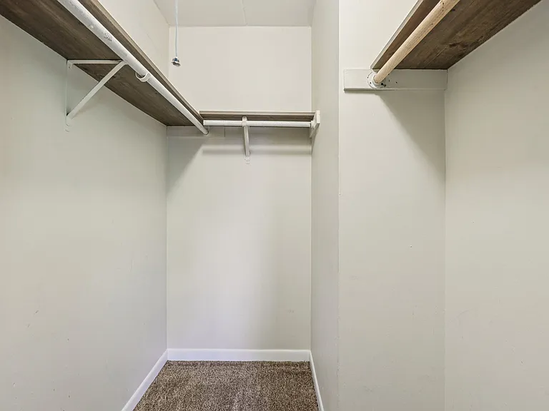 Regents Park Apartments — Photo 12