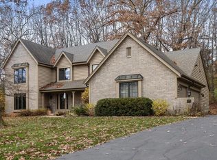 2390 Partridge Woods Ct, Burlington, WI 53105