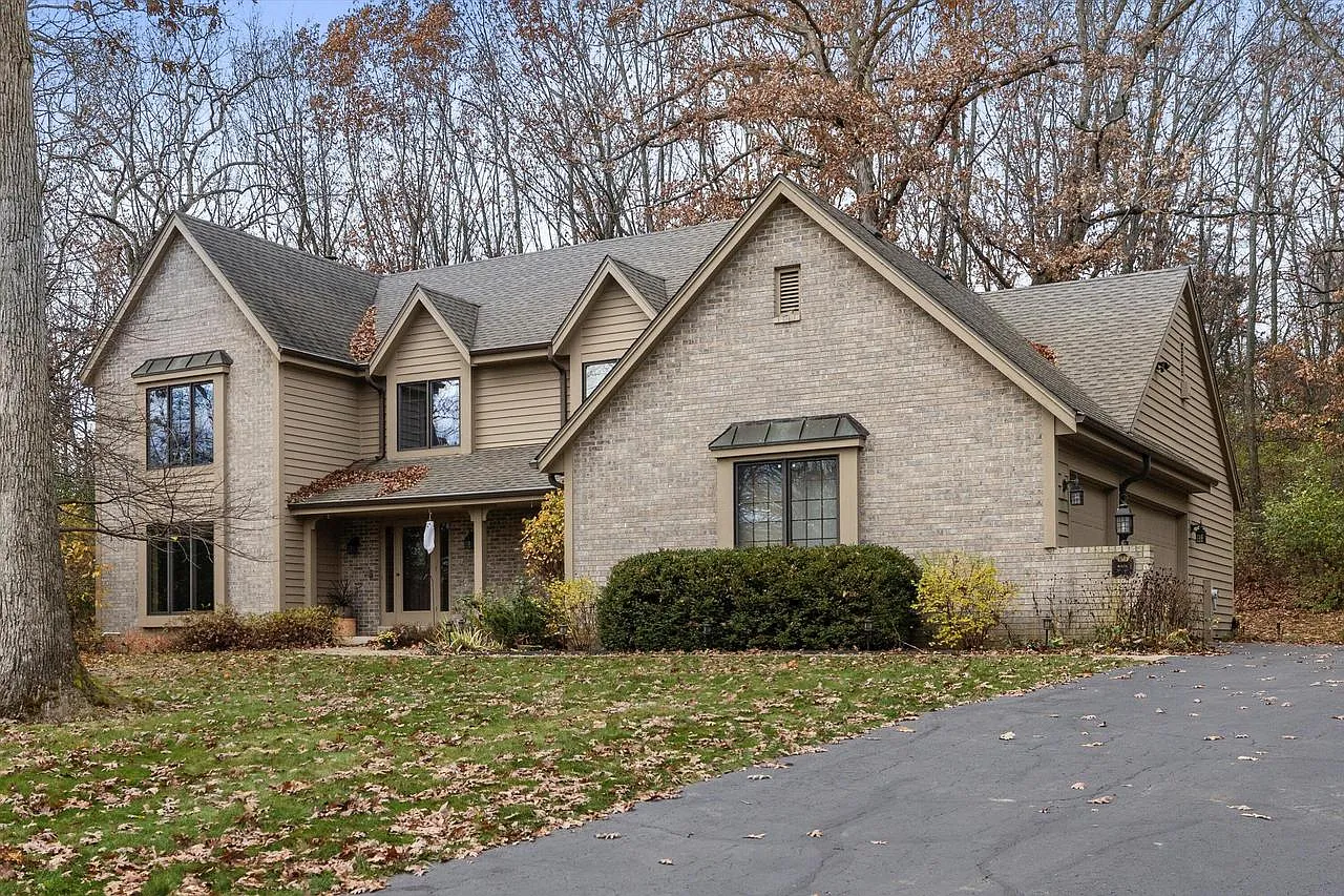 2390 Partridge Woods COURT photo 1