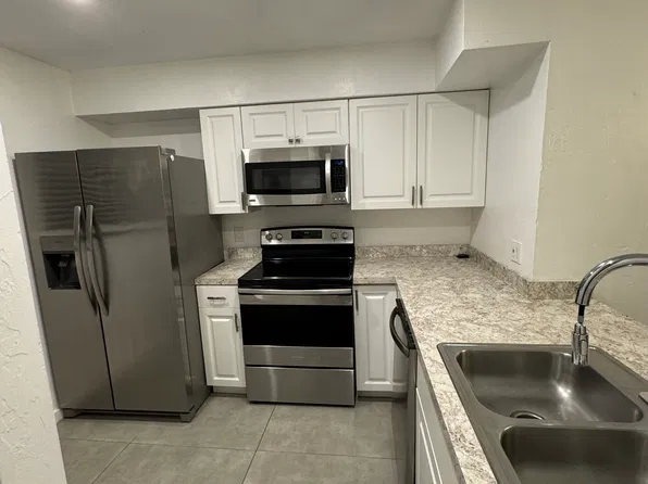 2115 SW 39th Way, Gainesville, FL 32607