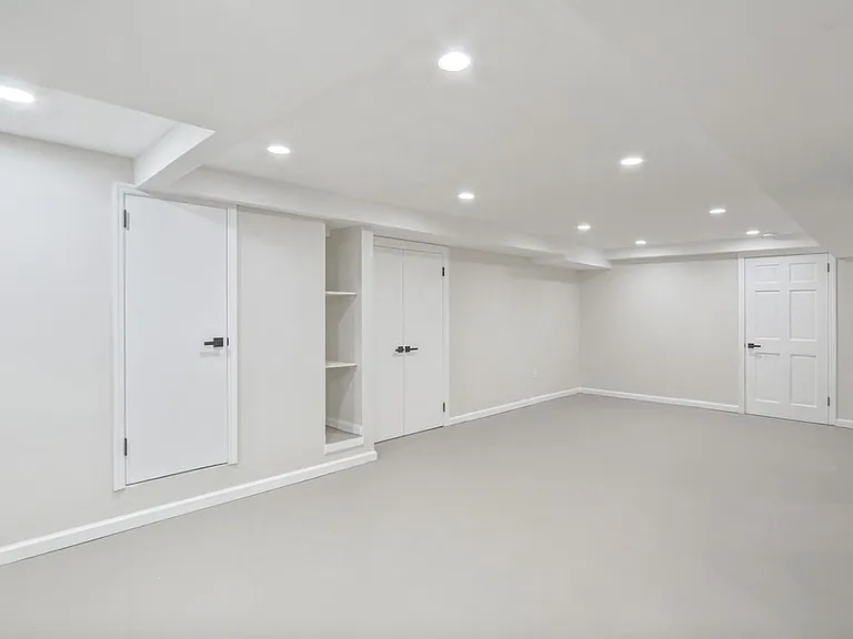 14 Columbus Ave — Photo 25