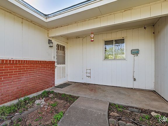4th image of 629 Cauley Ln