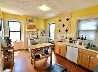 5 Glen Rd APT 402, Boston, MA 02130