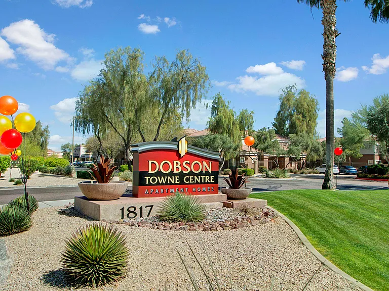 Dobson Towne Centre — Photo 29