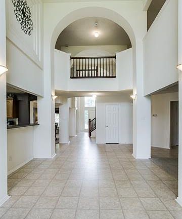5th image of 211 Flushing Quail Dr