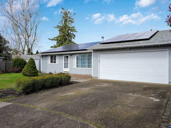 4773 Indiana Ct NE, Salem, OR 97305