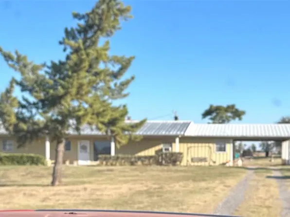 21281 E 987th Rd, Foss, OK 73647