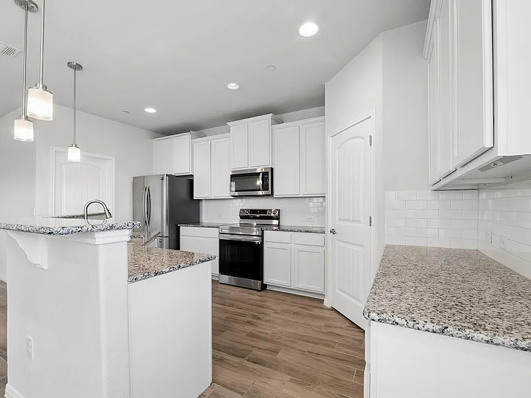 3240 E Whitestone Blvd #4 — Photo 11