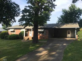 15 Pineridge Dr SE, Silver Creek, GA 30173