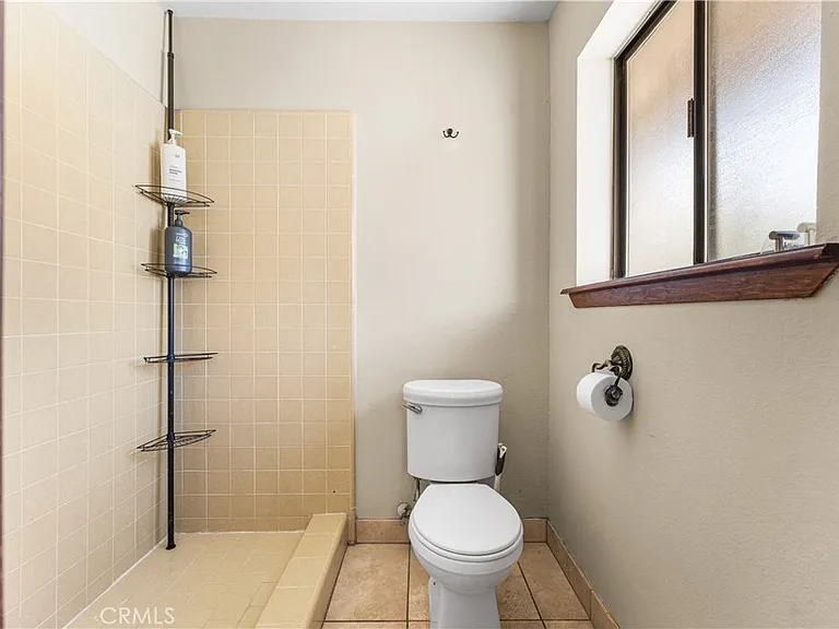1055 Lakeview Dr — Photo 16