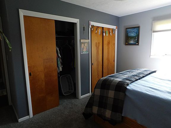 Closets bedroom #1