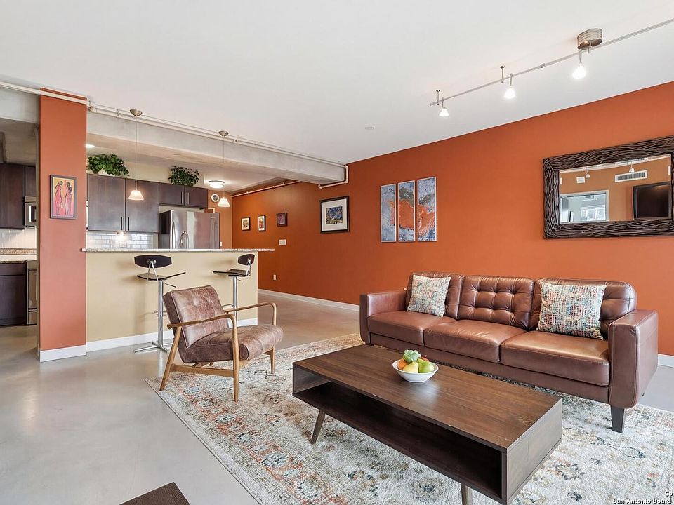 1st image of 800 Brazos #1103