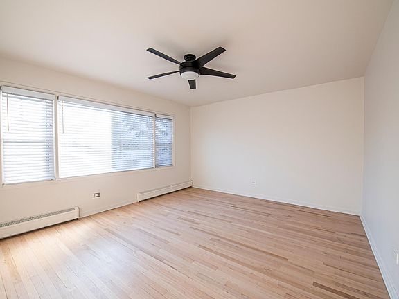 2nd image of 4882 N Ashland Ave APT 3
