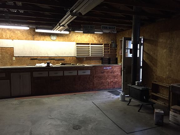 3rd image of 162 Laramie Cir